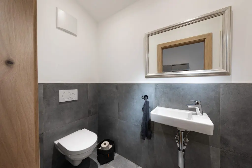Separates Gäste WC im Apartment Liesl